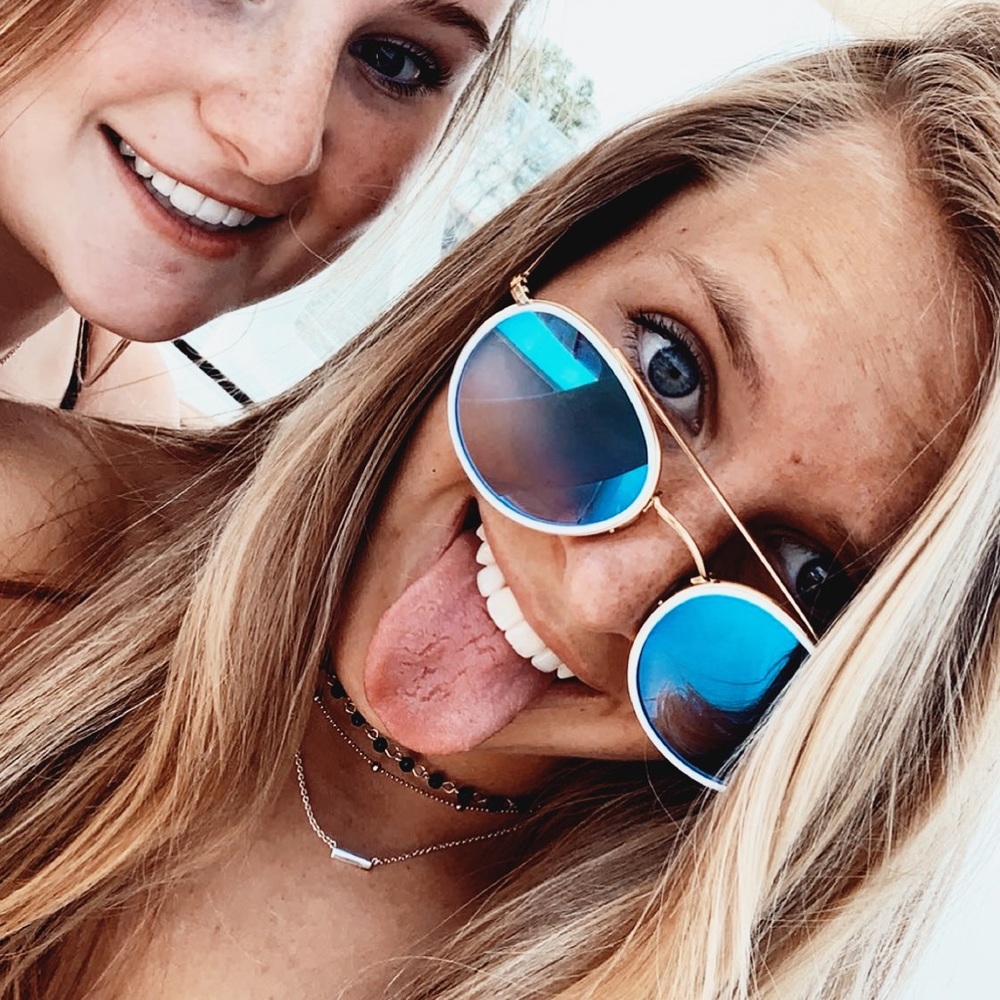 Meet your Posher, Lilly